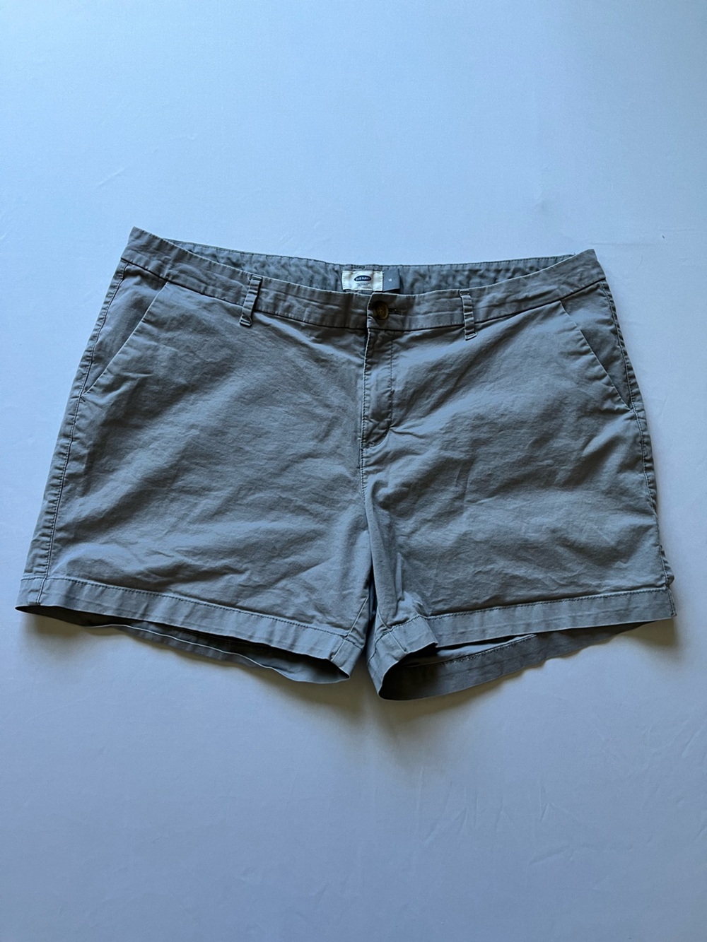 Old Navy Women's Light Gray Casual Shorts 16